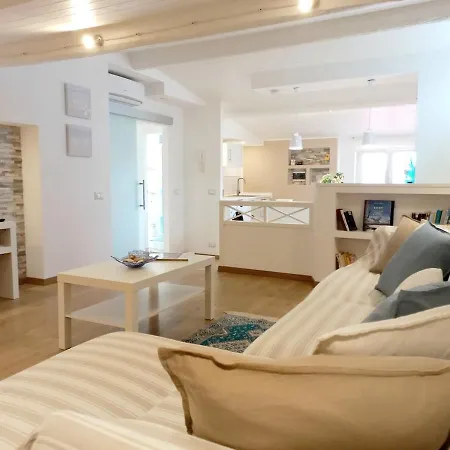 Design&charme A - Eleganza Tra Mare E Centro بيت للعطل *